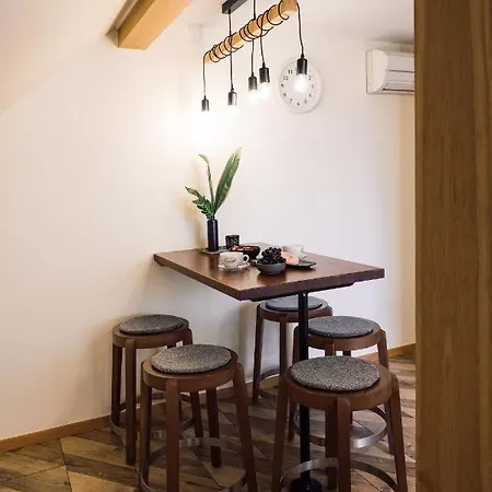 Rothko Apartment/8 Guests/4bedrooms/riga Old Town Apartment