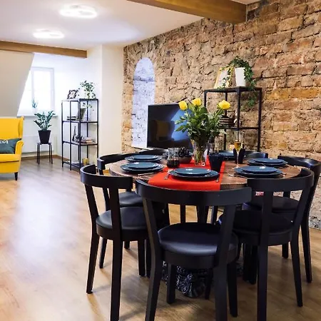 Rothko Apartment/8 Guests/4bedrooms/riga Old Town * Riga