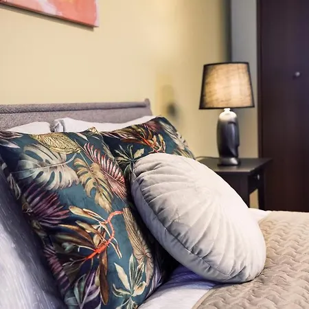 Rothko Apartment/8 Guests/4bedrooms/riga Old Town Riga