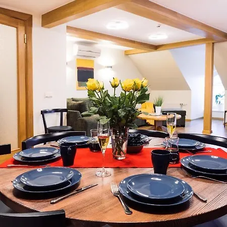 Lejlighed Rothko Apartment/8 Guests/4bedrooms/riga Old Town