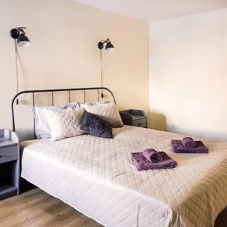 Rothko Apartment/8 Guests/4bedrooms/riga Old Town * Riga