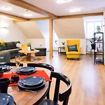Rothko Apartment/8 Guests/4bedrooms/riga Old Town
