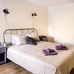 Rothko Apartment/8 Guests/4bedrooms/riga Old Town * Riga