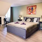 Rothko Apartment/8 Guests/4bedrooms/riga Old Town Riga